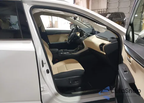 2021 Lexus Nx 300 z USA, uszkodzony, nr VIN JTJGARDZ1M5025004